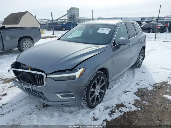 YV4102RL5M1798425 2021 VOLVO XC60 - Image 2