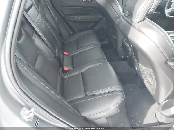 YV4102RL5M1798425 2021 VOLVO XC60 - Image 8