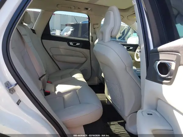 YV4102RL6J1008156 2018 VOLVO XC60 - Image 8