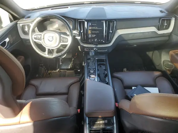 YV4102RL6J1047166 2018 VOLVO XC60 - Image 8