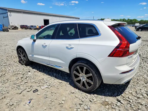YV4102RL6L1459025 2020 VOLVO XC60 - Image 2