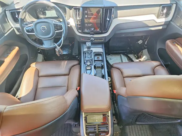YV4102RL6L1459025 2020 VOLVO XC60 - Image 8