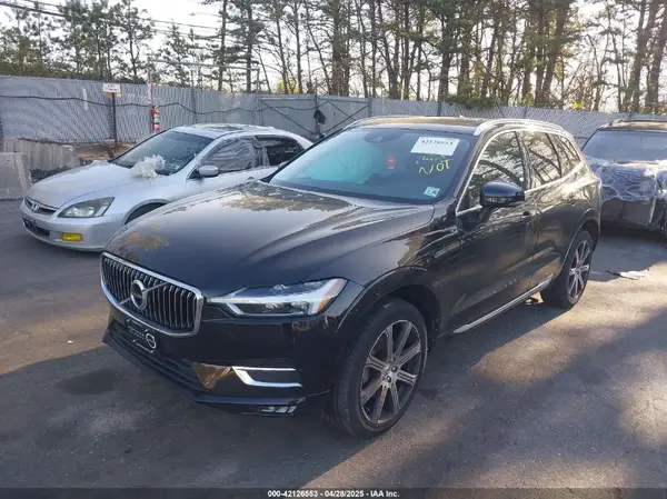 YV4102RL6M1682439 2021 VOLVO XC60 - Image 2