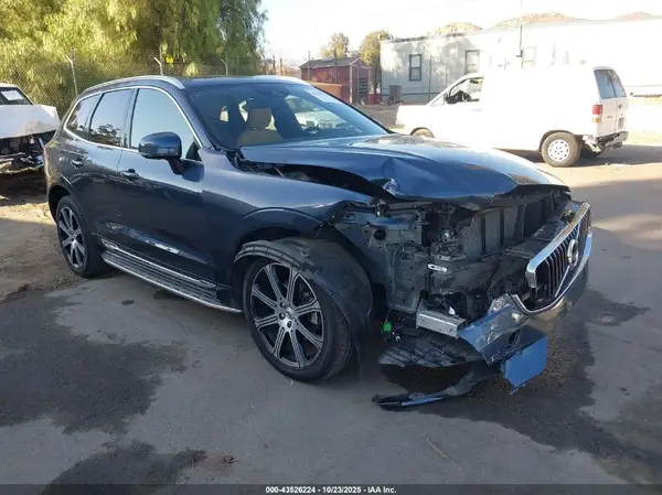 YV4102RL6M1825986 2021 VOLVO XC60 - Image 1