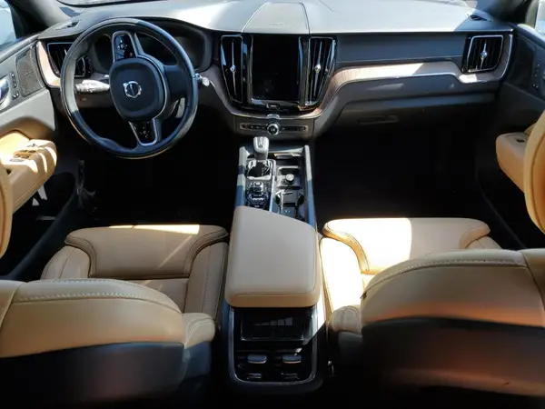 YV4102RL6M1876016 2021 VOLVO XC60 - Image 8