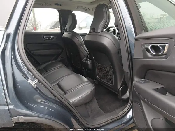 YV4102RL7M1695054 2021 VOLVO XC60 - Image 8