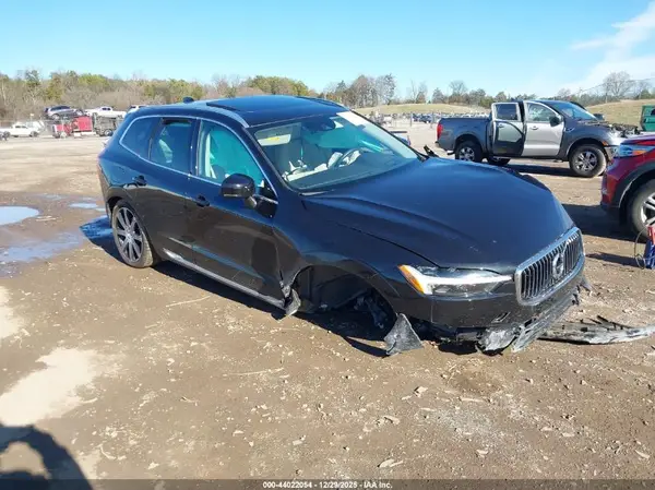YV4102RL7M1825608 2021 VOLVO XC60 - Image 1