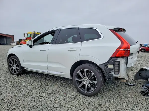 YV4102RL8J1015724 2018 VOLVO XC60 - Image 2