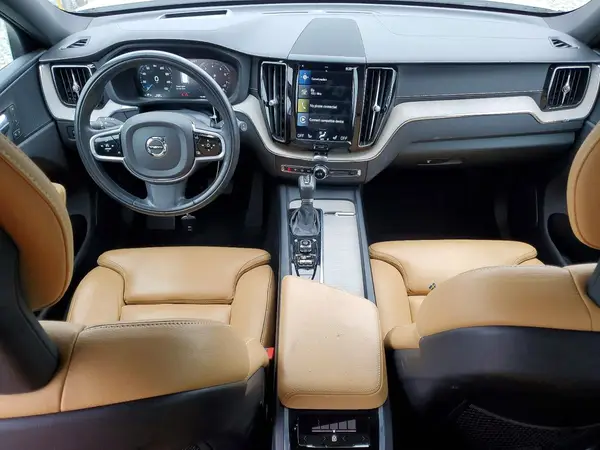 YV4102RL8J1015724 2018 VOLVO XC60 - Image 8