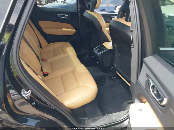 YV4102RL8J1030126 2018 VOLVO XC60 - Image 8
