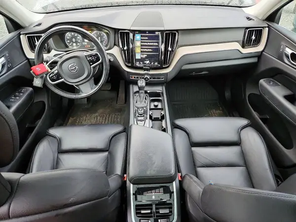 YV4102RL8J1033396 2018 VOLVO XC60 - Image 8