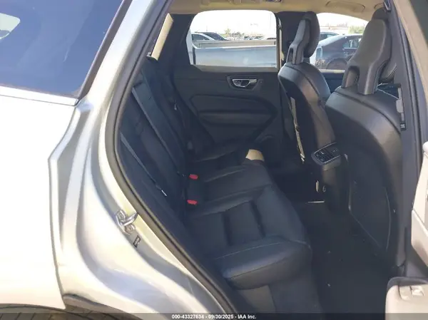 YV4102RL8J1065166 2018 VOLVO XC60 - Image 8