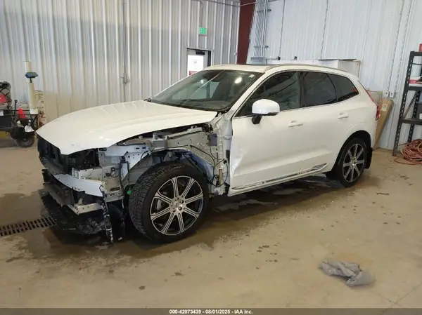 YV4102RL8L1489868 2020 VOLVO XC60 - Image 2