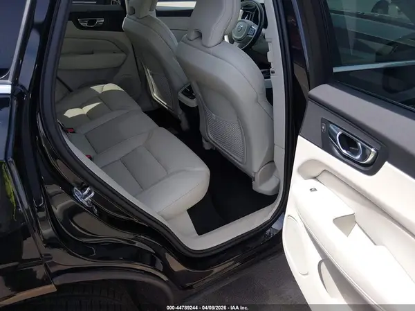 YV4102RL8M1698416 2021 VOLVO XC60 - Image 8