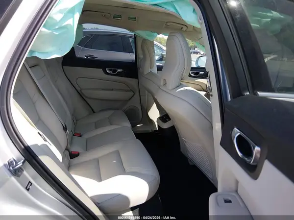 YV4102RL8M1829361 2021 VOLVO XC60 - Image 8