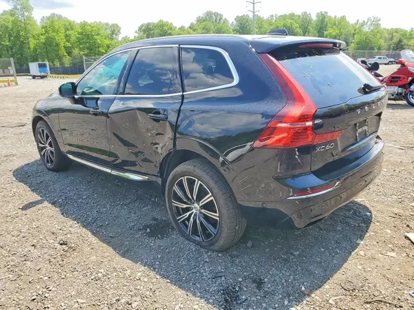 YV4102RL8M1831207 2021 VOLVO XC60 - Image 2