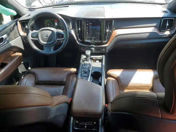 YV4102RL8M1831207 2021 VOLVO XC60 - Image 8