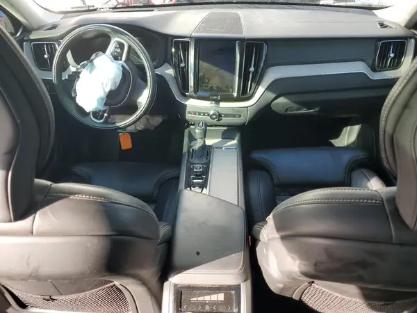 YV4102RL8M1841705 2021 VOLVO XC60 - Image 8