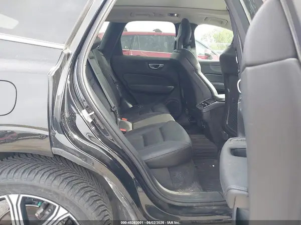 YV4102RL9J1037473 2018 VOLVO XC60 - Image 8