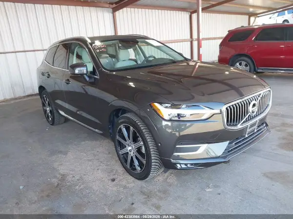 YV4102RL9M1694746 2021 VOLVO XC60 - Image 1
