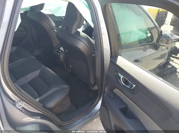 YV4102RM7M1821583 2021 VOLVO XC60 - Image 8