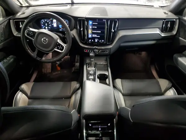YV4102RM8M1794703 2021 VOLVO XC60 - Image 8
