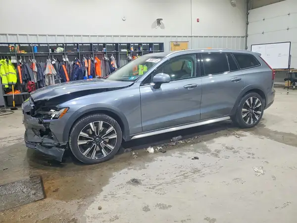YV4102WK4L1040926 2020 VOLVO V60 - Image 1