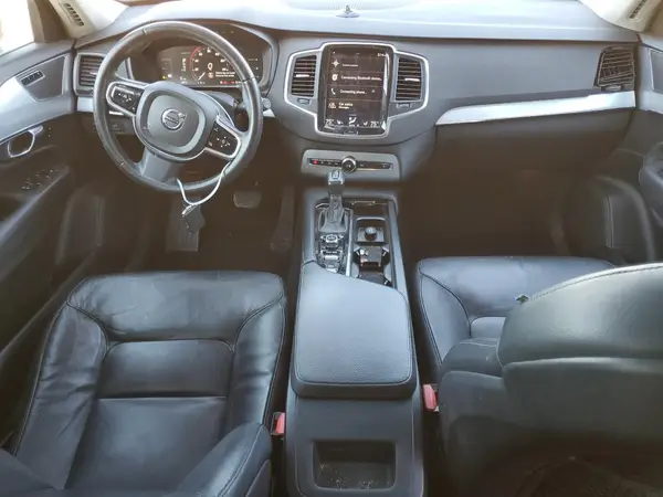 YV4102XK2H1140772 2017 VOLVO XC90 - Image 8