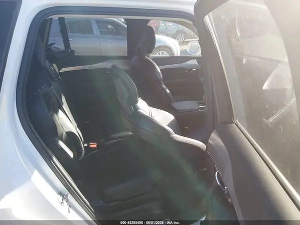 YV4102XK3G1065661 2016 VOLVO XC90 - Image 8