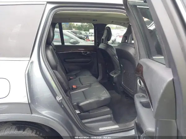 YV4102XK3G1077633 2016 VOLVO XC90 - Image 8