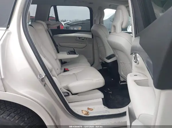 YV4102XK5G1057111 2016 VOLVO XC90 - Image 8