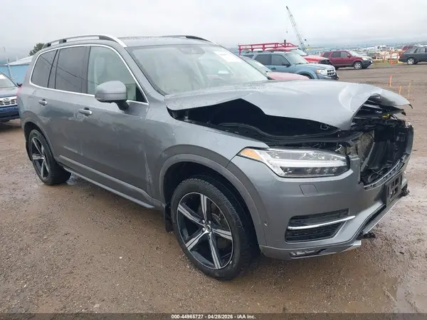 YV4102XK8J1361427 2018 VOLVO XC90 - Image 1