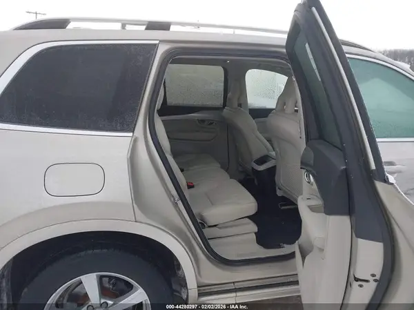 YV4102XK9G1056544 2016 VOLVO XC90 - Image 8
