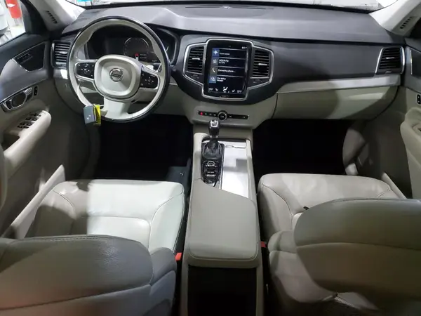 YV4102XK9H1116016 2017 VOLVO XC90 - Image 8