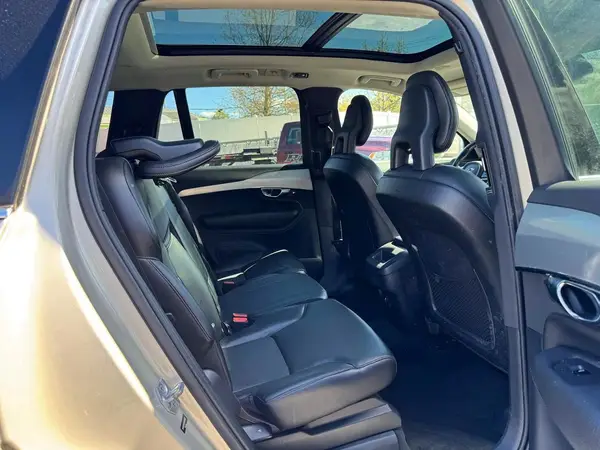 YV4102XK9H1154426 2017 VOLVO XC90 - Image 8