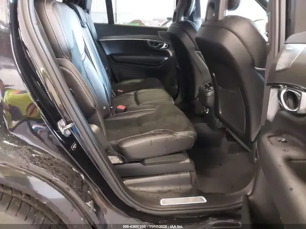 YV4102XM3H1124453 2017 VOLVO XC90 - Image 8