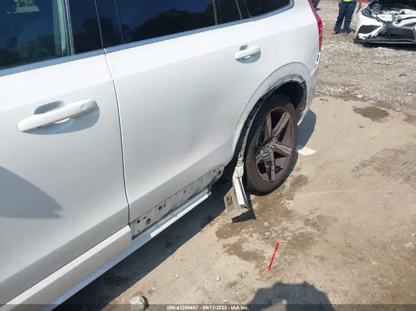 2016 VOLVO XC90 auction photo 6