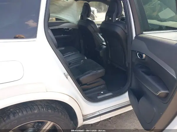 YV4102XMXG1077761 2016 VOLVO XC90 - Image 8