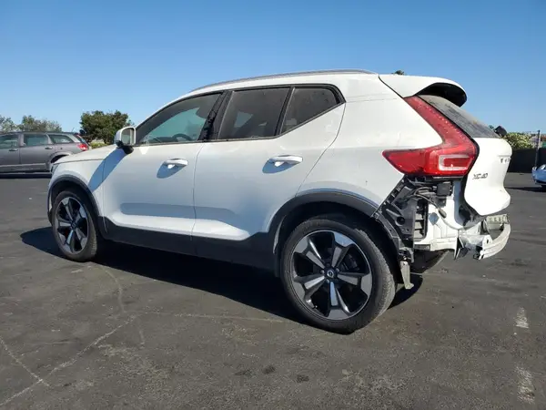 YV4162UK0K2130990 2019 VOLVO XC40 - Image 2
