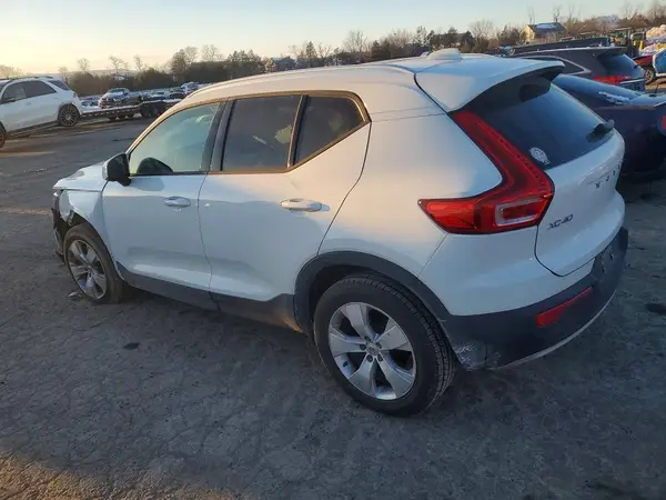 YV4162UK0L2183741 2020 VOLVO XC40 - Image 2