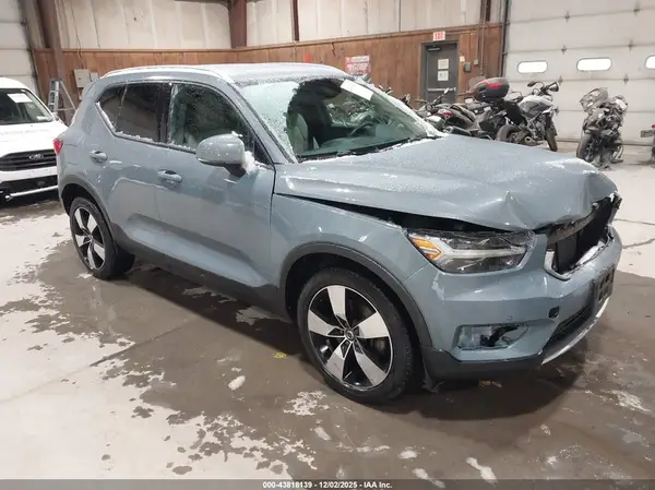 YV4162UK0L2248717 2020 VOLVO XC40 - Image 1