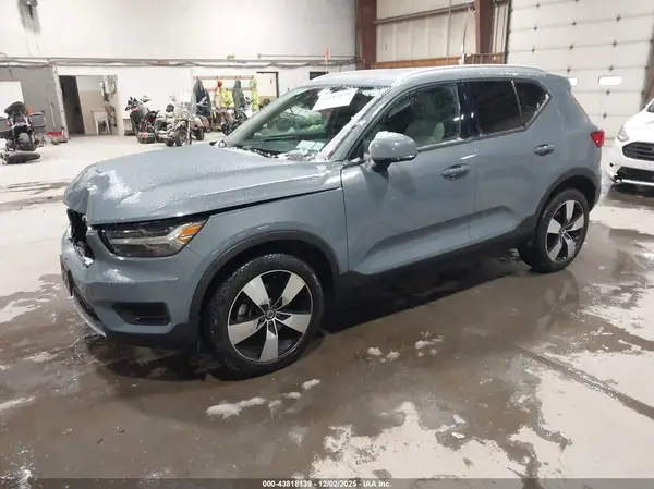 YV4162UK0L2248717 2020 VOLVO XC40 - Image 2