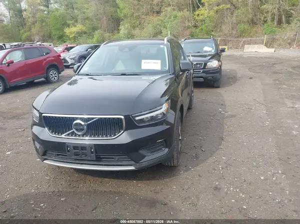 YV4162UK0L2315767 2020 VOLVO XC40 - Image 2