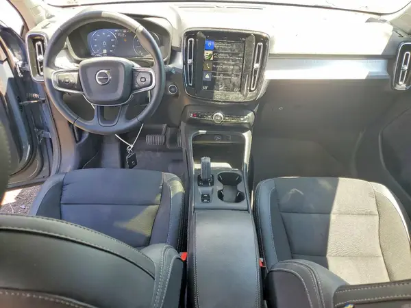 YV4162UK0L2322038 2020 VOLVO XC40 - Image 8