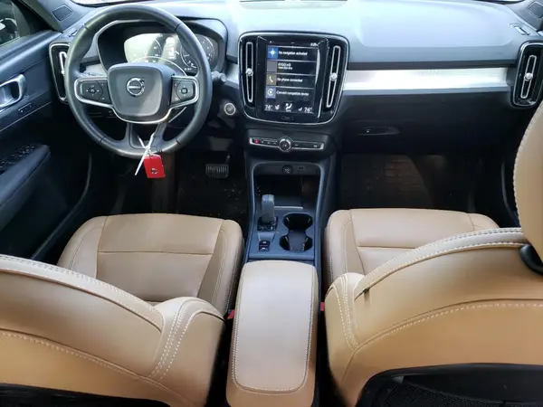 YV4162UK0L2323111 2020 VOLVO XC40 - Image 8