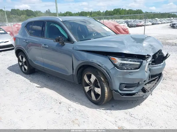 YV4162UK0M2542927 2021 VOLVO XC40 - Image 1