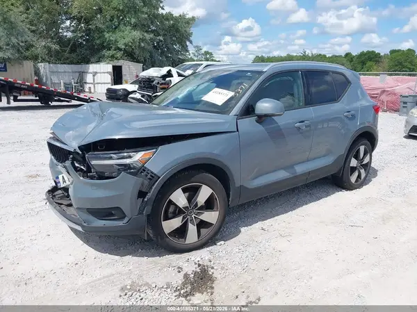YV4162UK0M2542927 2021 VOLVO XC40 - Image 2