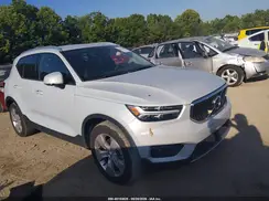 YV4162UK0M2572980 2021 VOLVO XC40