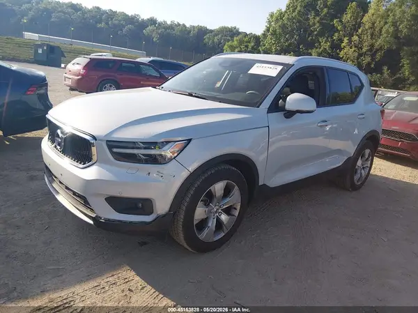 YV4162UK0M2572980 2021 VOLVO XC40 - Image 2