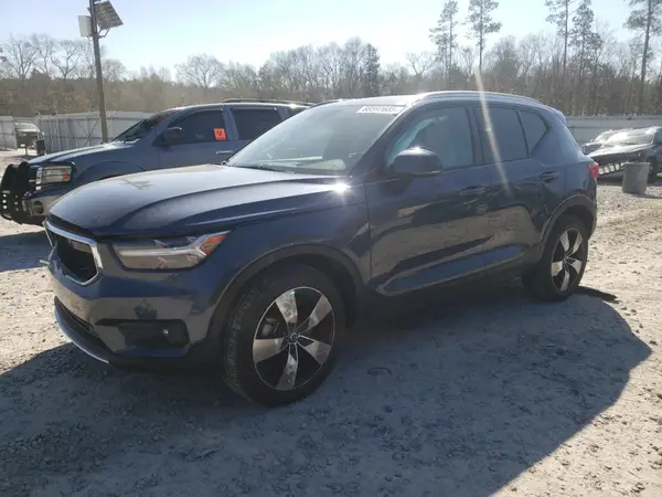 YV4162UK0M2612054 2021 VOLVO XC40 - Image 1